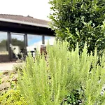 Feriehus Weinbergblick - Nahe Wuerzburg - 2 Schlafzimmer - Familienfreundlich - Terrasse Unterleinach